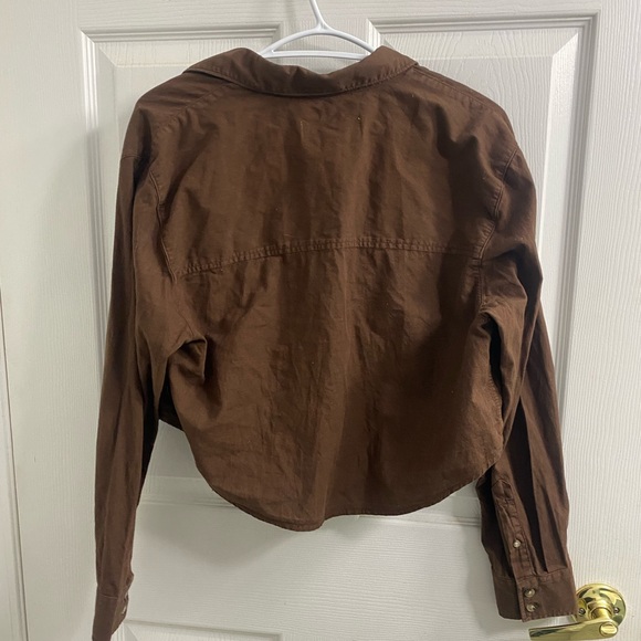 Denim Forum - The Jane Long Sleeve Cropped Shirt - Picture 2 of 3